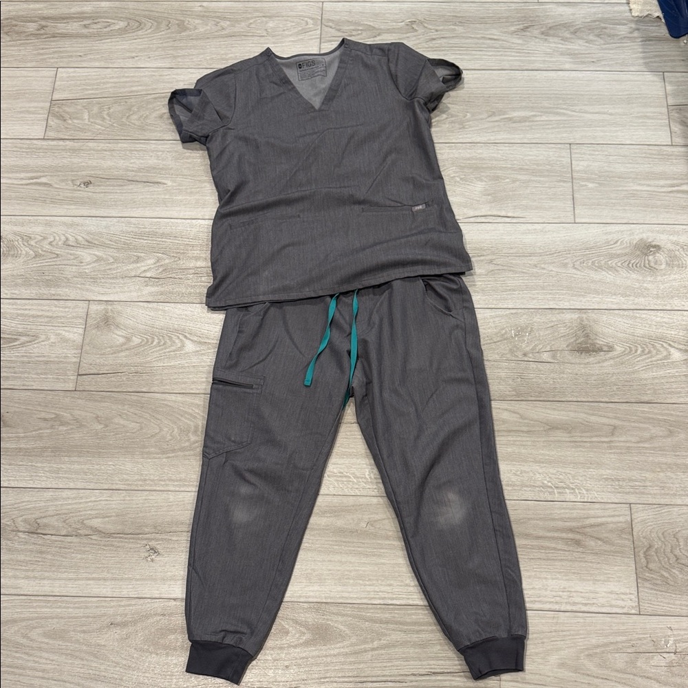 Figs Charcoal Technical Collection V-Neck Top